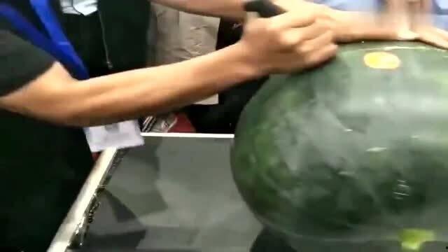 老板现场吃瓜图片,揭秘职场小八卦